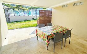 Studio dans petit complexe tranquille
